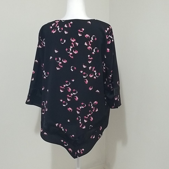 Alfani printed V hem top color black size large - Picture 4 of 9